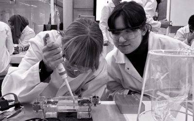 Besuch des Biologie-LKs der Q1 im Baylab 